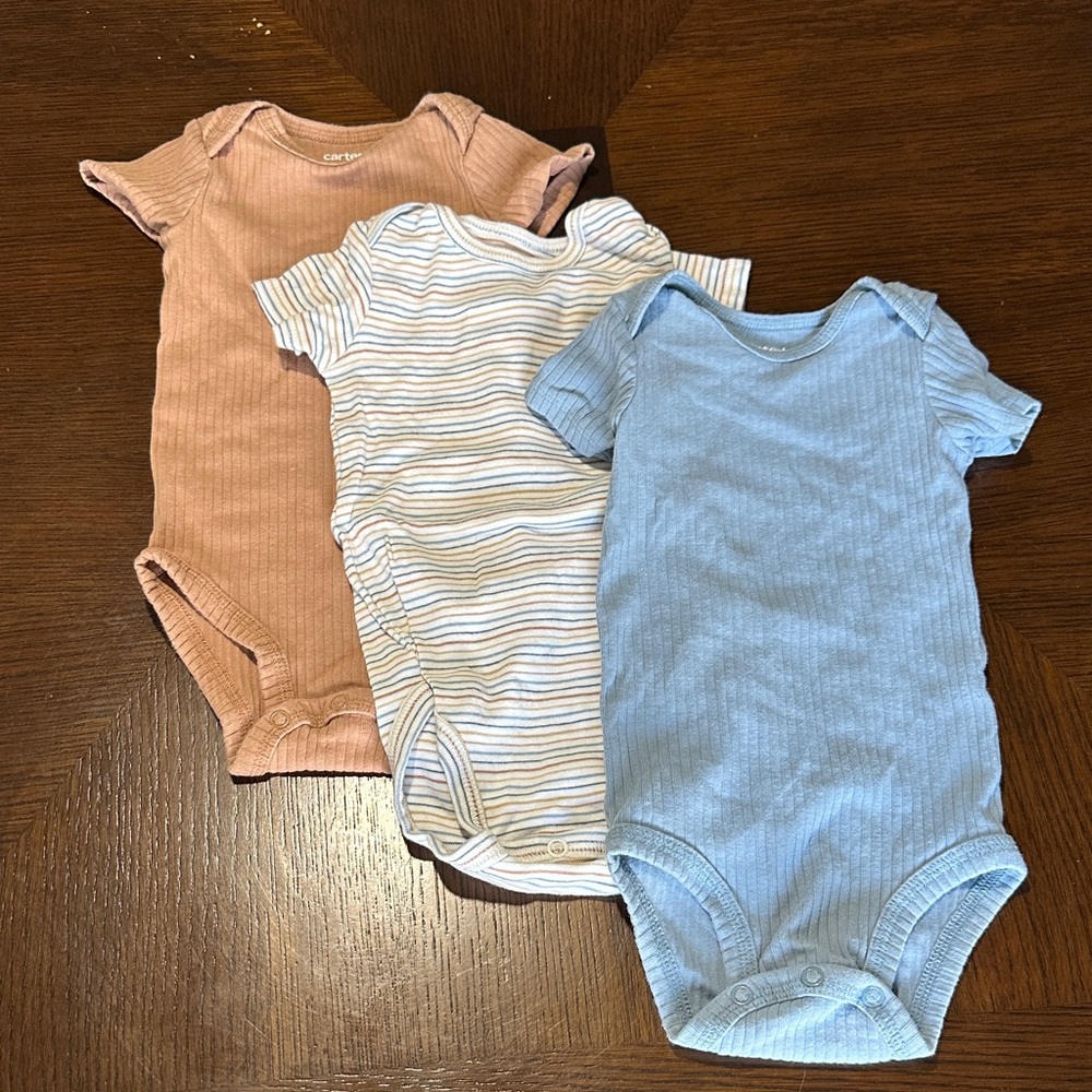 Carter's Onesie - 3 Piece Set 6-9 Months
